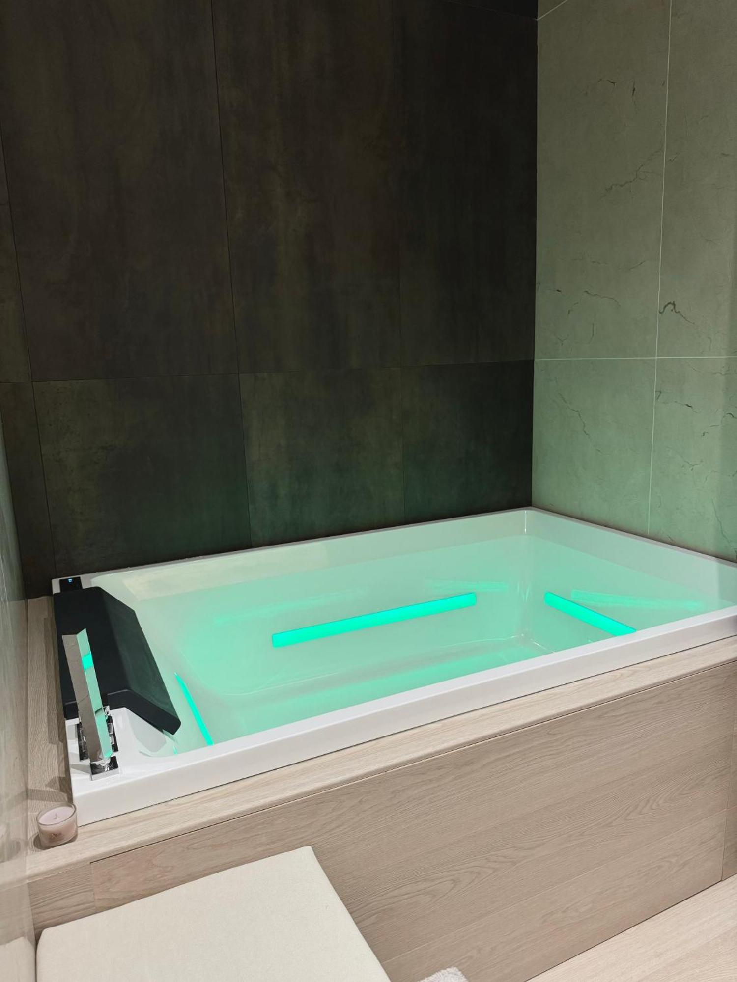 18Zero2 Luxury Rooms Bari Dış mekan fotoğraf